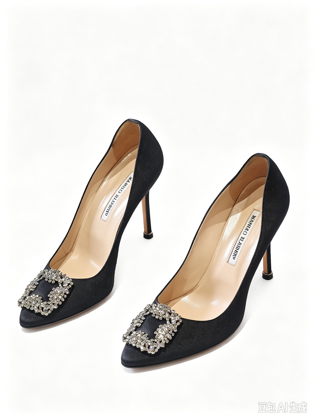 Manolo Blahnik Black Satin Hangisi Pumps